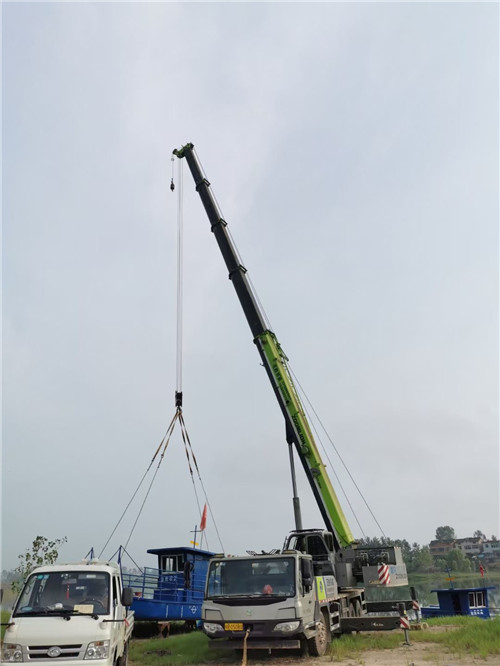 都兰县桥梁建设吊装案例